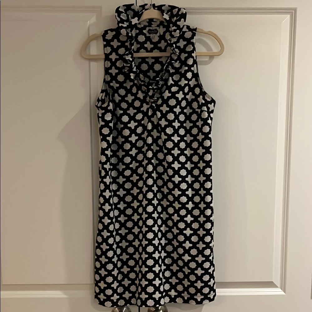 Sleeveless Black and White Patterned Dress